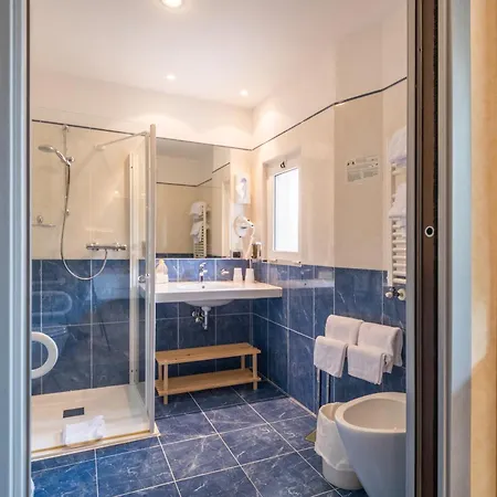 Kriss Internazionale Otel 4*